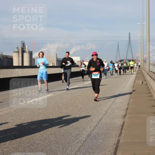 03.10.2025 - Köhlbrandbrückenlauf Lena Gebhardt http://msf.ph/oto/9082501 03.10.2025 10:04:35 Position 2  meine-sportfotos.de