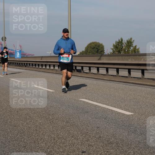 03.10.2025 - Köhlbrandbrückenlauf Fabian Wolf http://msf.ph/oto/9082506 03.10.2025 10:18:43 Position 3 3, 2395 meine-sportfotos.de