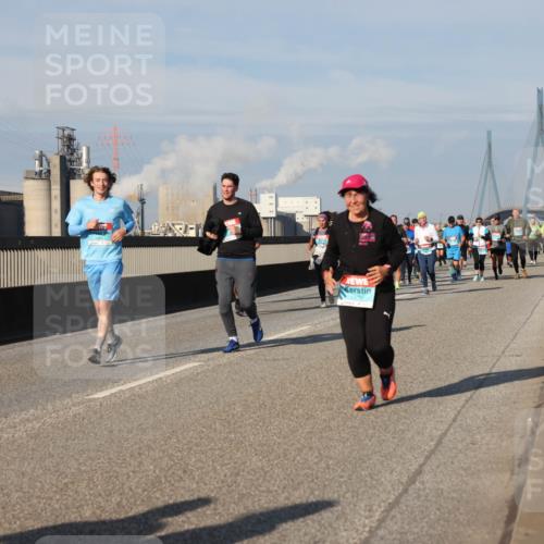 03.10.2025 - Köhlbrandbrückenlauf Lena Gebhardt http://msf.ph/oto/9082509 03.10.2025 10:04:35 Position 2  meine-sportfotos.de
