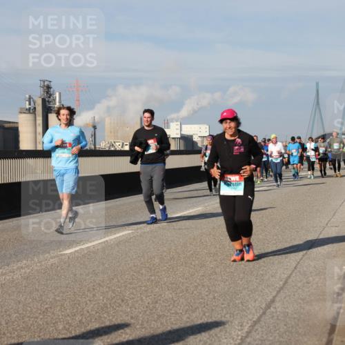 03.10.2025 - Köhlbrandbrückenlauf Lena Gebhardt http://msf.ph/oto/9082512 03.10.2025 10:04:36 Position 2 1872 meine-sportfotos.de