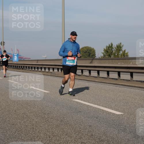 03.10.2025 - Köhlbrandbrückenlauf Fabian Wolf http://msf.ph/oto/9082534 03.10.2025 10:18:44 Position 3 3 meine-sportfotos.de