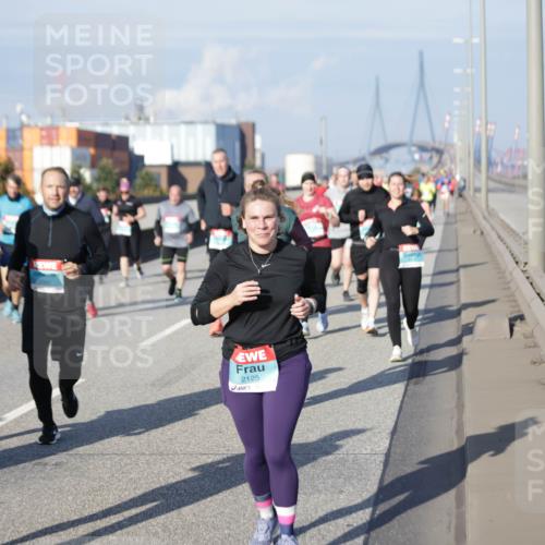 03.10.2025 - Köhlbrandbrückenlauf Jannik Wohlers http://msf.ph/oto/9082544 03.10.2025 10:05:41 Position 3 3147, 2125 meine-sportfotos.de