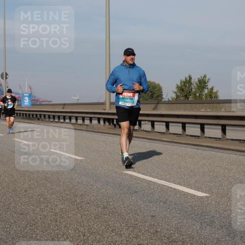 03.10.2025 - Köhlbrandbrückenlauf Fabian Wolf http://msf.ph/oto/9082545 03.10.2025 10:18:44 Position 3 3, 2395 meine-sportfotos.de