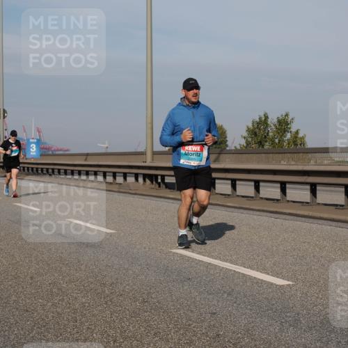 03.10.2025 - Köhlbrandbrückenlauf Fabian Wolf http://msf.ph/oto/9082554 03.10.2025 10:18:44 Position 3 3, 2395 meine-sportfotos.de