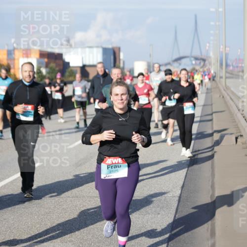 03.10.2025 - Köhlbrandbrückenlauf Jannik Wohlers http://msf.ph/oto/9082555 03.10.2025 10:05:41 Position 3 47, 2125 meine-sportfotos.de