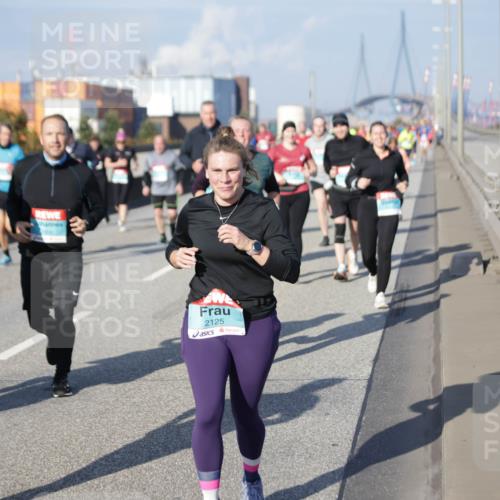 03.10.2025 - Köhlbrandbrückenlauf Jannik Wohlers http://msf.ph/oto/9082568 03.10.2025 10:05:41 Position 3 2125 meine-sportfotos.de
