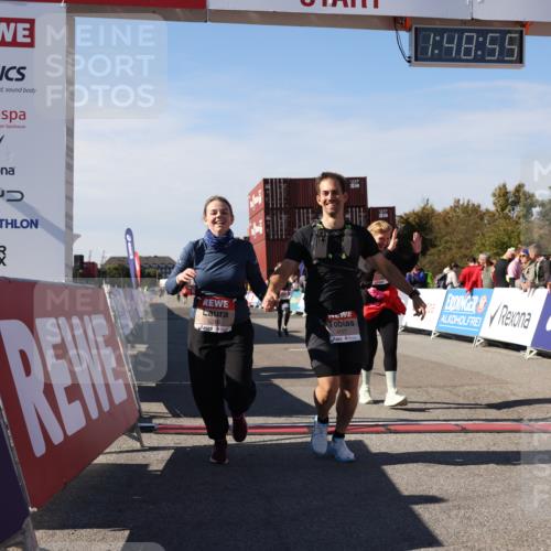03.10.2025 - Köhlbrandbrückenlauf Lena Gebhardt http://msf.ph/oto/9082570 03.10.2025 13:48:55 Ziel 4157, 4273, 5216, 5497, 5581, 6096 meine-sportfotos.de