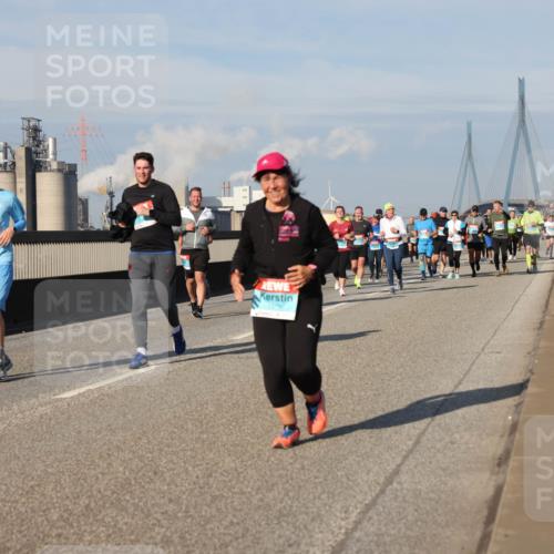 03.10.2025 - Köhlbrandbrückenlauf Lena Gebhardt http://msf.ph/oto/9082573 03.10.2025 10:04:36 Position 2 1472 meine-sportfotos.de