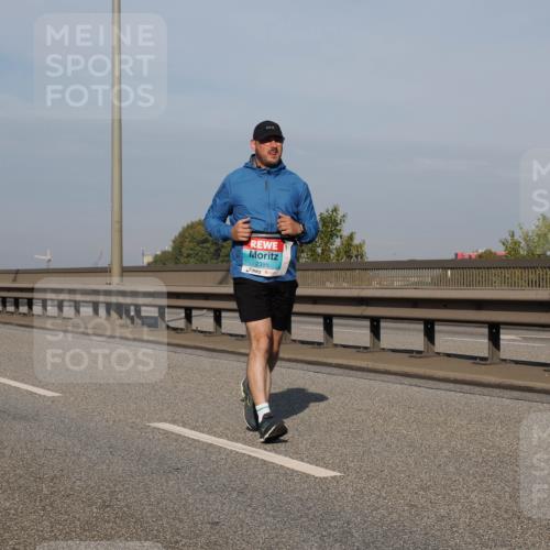 03.10.2025 - Köhlbrandbrückenlauf Fabian Wolf http://msf.ph/oto/9082581 03.10.2025 10:18:45 Position 3 2395 meine-sportfotos.de