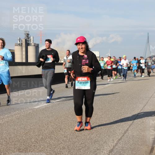 03.10.2025 - Köhlbrandbrückenlauf Lena Gebhardt http://msf.ph/oto/9082582 03.10.2025 10:04:37 Position 2 2384, 2025, 1472 meine-sportfotos.de