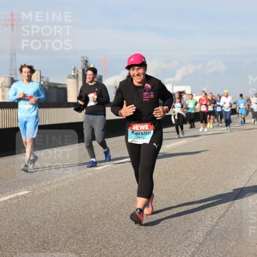03.10.2025 - Köhlbrandbrückenlauf Lena Gebhardt http://msf.ph/oto/9082594 03.10.2025 10:04:37 Position 2 2025, 1472 meine-sportfotos.de