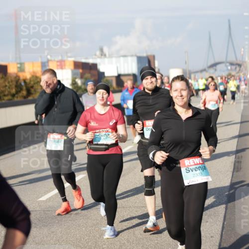 03.10.2025 - Köhlbrandbrückenlauf Jannik Wohlers http://msf.ph/oto/9082597 03.10.2025 10:05:44 Position 3 1951, 2303 meine-sportfotos.de
