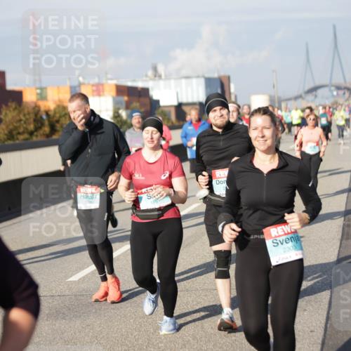 03.10.2025 - Köhlbrandbrückenlauf Jannik Wohlers http://msf.ph/oto/9082604 03.10.2025 10:05:44 Position 3 195, 2303 meine-sportfotos.de