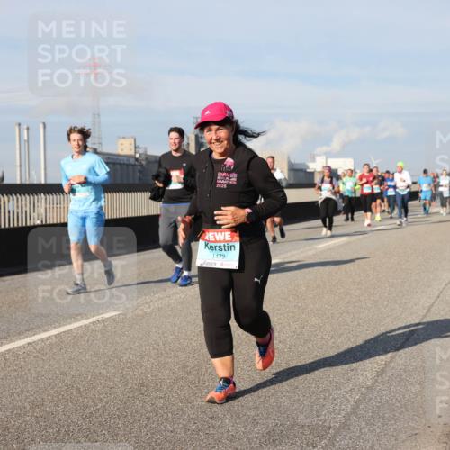 03.10.2025 - Köhlbrandbrückenlauf Lena Gebhardt http://msf.ph/oto/9082617 03.10.2025 10:04:37 Position 2 2025, 1472 meine-sportfotos.de