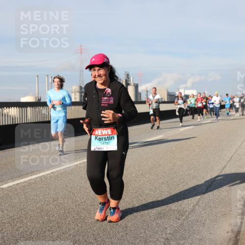 03.10.2025 - Köhlbrandbrückenlauf Lena Gebhardt http://msf.ph/oto/9082658 03.10.2025 10:04:38 Position 2 2025, 1472 meine-sportfotos.de