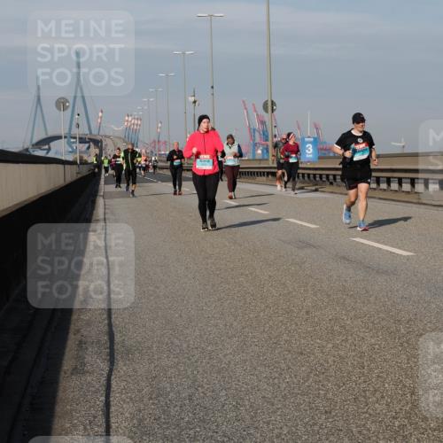 03.10.2025 - Köhlbrandbrückenlauf Fabian Wolf http://msf.ph/oto/9082659 03.10.2025 10:18:47 Position 3 3 meine-sportfotos.de