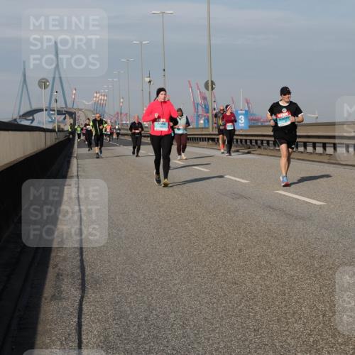 03.10.2025 - Köhlbrandbrückenlauf Fabian Wolf http://msf.ph/oto/9082668 03.10.2025 10:18:47 Position 3 3 meine-sportfotos.de