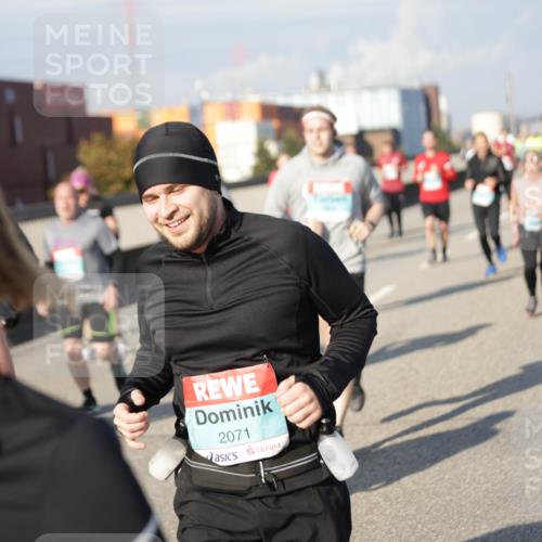 03.10.2025 - Köhlbrandbrückenlauf Jannik Wohlers http://msf.ph/oto/9082669 03.10.2025 10:05:45 Position 3 2071 meine-sportfotos.de