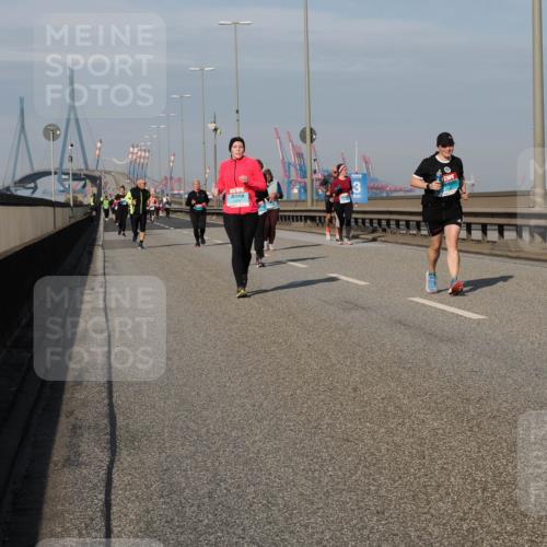 03.10.2025 - Köhlbrandbrückenlauf Fabian Wolf http://msf.ph/oto/9082685 03.10.2025 10:18:47 Position 3 3 meine-sportfotos.de