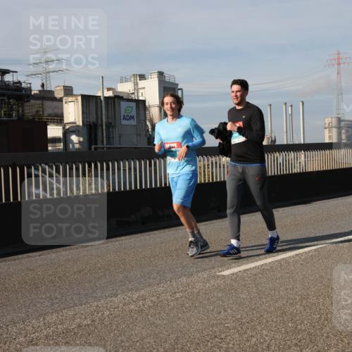 03.10.2025 - Köhlbrandbrückenlauf Lena Gebhardt http://msf.ph/oto/9082689 03.10.2025 10:04:39 Position 2  meine-sportfotos.de