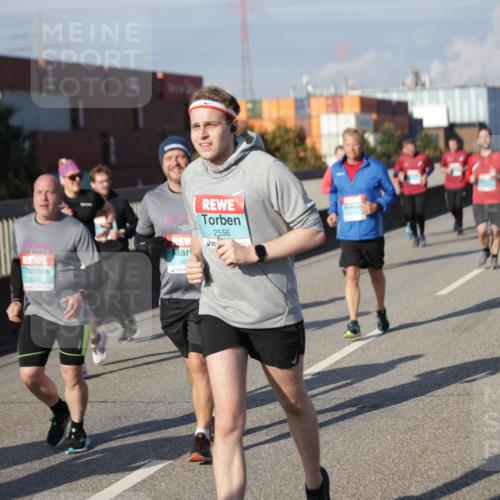 03.10.2025 - Köhlbrandbrückenlauf Jannik Wohlers http://msf.ph/oto/9082691 03.10.2025 10:05:46 Position 3 2556, 30 meine-sportfotos.de