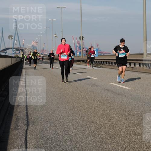 03.10.2025 - Köhlbrandbrückenlauf Fabian Wolf http://msf.ph/oto/9082695 03.10.2025 10:18:48 Position 3 2429 meine-sportfotos.de
