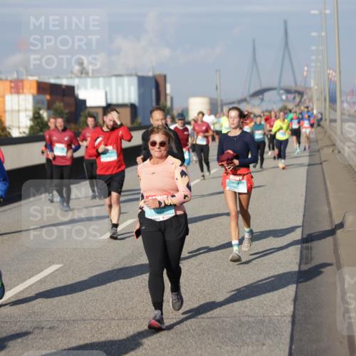03.10.2025 - Köhlbrandbrückenlauf Jannik Wohlers http://msf.ph/oto/9082701 03.10.2025 10:05:47 Position 3 2158, 117 meine-sportfotos.de