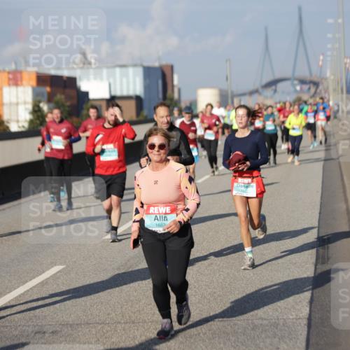 03.10.2025 - Köhlbrandbrückenlauf Jannik Wohlers http://msf.ph/oto/9082712 03.10.2025 10:05:48 Position 3 2158, 1683, 122 meine-sportfotos.de