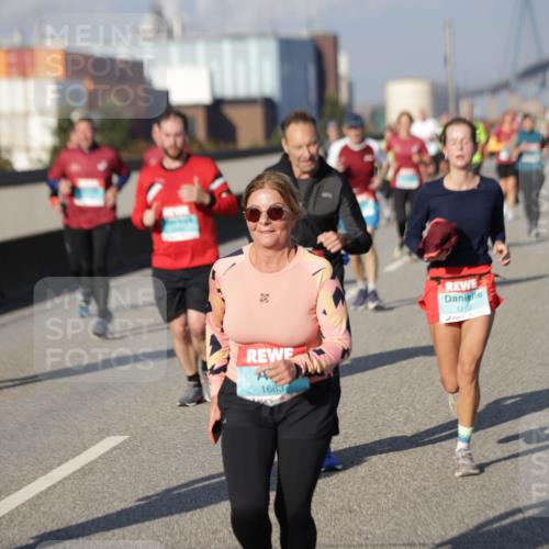 03.10.2025 - Köhlbrandbrückenlauf Jannik Wohlers http://msf.ph/oto/9082733 03.10.2025 10:05:48 Position 3 1683, 1252 meine-sportfotos.de