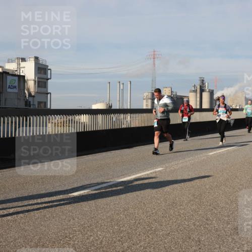 03.10.2025 - Köhlbrandbrückenlauf Lena Gebhardt http://msf.ph/oto/9082756 03.10.2025 10:04:40 Position 2  meine-sportfotos.de
