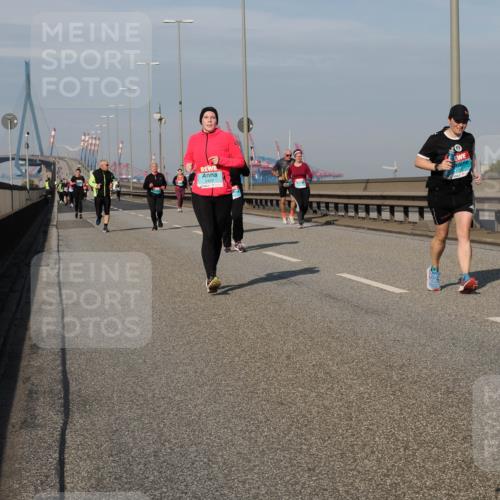 03.10.2025 - Köhlbrandbrückenlauf Fabian Wolf http://msf.ph/oto/9082757 03.10.2025 10:18:49 Position 3 2429 meine-sportfotos.de