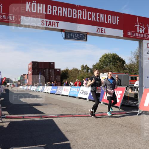 03.10.2025 - Köhlbrandbrückenlauf Lena Gebhardt http://msf.ph/oto/9082760 03.10.2025 13:49:00 Ziel 4157, 4273, 5216, 5497, 6096 meine-sportfotos.de