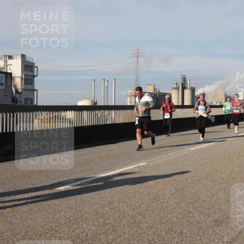 03.10.2025 - Köhlbrandbrückenlauf Lena Gebhardt http://msf.ph/oto/9082763 03.10.2025 10:04:40 Position 2  meine-sportfotos.de