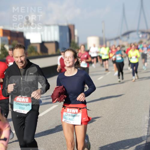 03.10.2025 - Köhlbrandbrückenlauf Jannik Wohlers http://msf.ph/oto/9082787 03.10.2025 10:05:49 Position 3 2049, 2137, 1252 meine-sportfotos.de