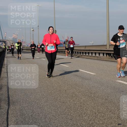 03.10.2025 - Köhlbrandbrückenlauf Fabian Wolf http://msf.ph/oto/9082792 03.10.2025 10:18:49 Position 3 2429, 2012 meine-sportfotos.de
