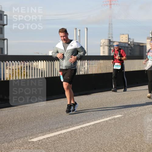 03.10.2025 - Köhlbrandbrückenlauf Lena Gebhardt http://msf.ph/oto/9082793 03.10.2025 10:04:41 Position 2  meine-sportfotos.de