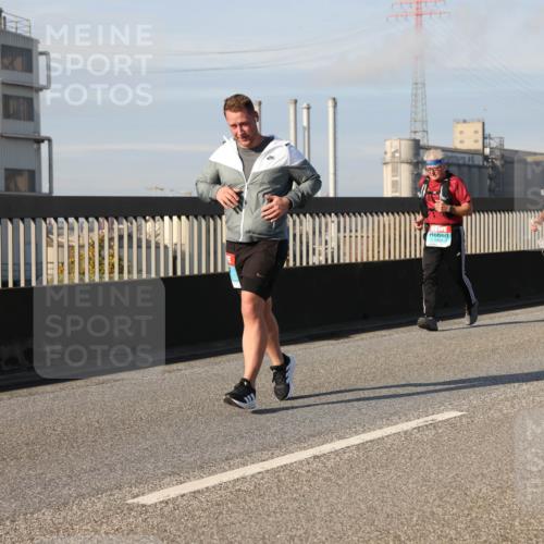 03.10.2025 - Köhlbrandbrückenlauf Lena Gebhardt http://msf.ph/oto/9082799 03.10.2025 10:04:41 Position 2  meine-sportfotos.de