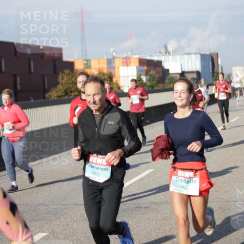 03.10.2025 - Köhlbrandbrückenlauf Jannik Wohlers http://msf.ph/oto/9082817 03.10.2025 10:05:50 Position 3 2137, 1252 meine-sportfotos.de