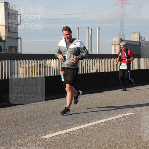 03.10.2025 - Köhlbrandbrückenlauf Lena Gebhardt http://msf.ph/oto/9082818 03.10.2025 10:04:41 Position 2  meine-sportfotos.de