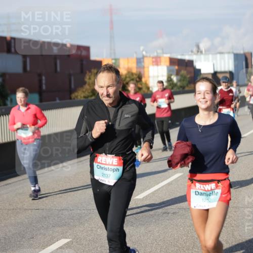 03.10.2025 - Köhlbrandbrückenlauf Jannik Wohlers http://msf.ph/oto/9082827 03.10.2025 10:05:50 Position 3 2137, 1252 meine-sportfotos.de