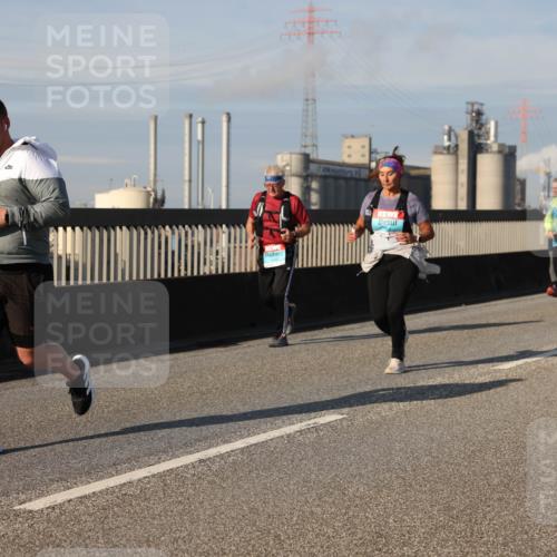 03.10.2025 - Köhlbrandbrückenlauf Lena Gebhardt http://msf.ph/oto/9082842 03.10.2025 10:04:42 Position 2  meine-sportfotos.de