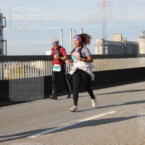 03.10.2025 - Köhlbrandbrückenlauf Lena Gebhardt http://msf.ph/oto/9082876 03.10.2025 10:04:43 Position 2 1930 meine-sportfotos.de