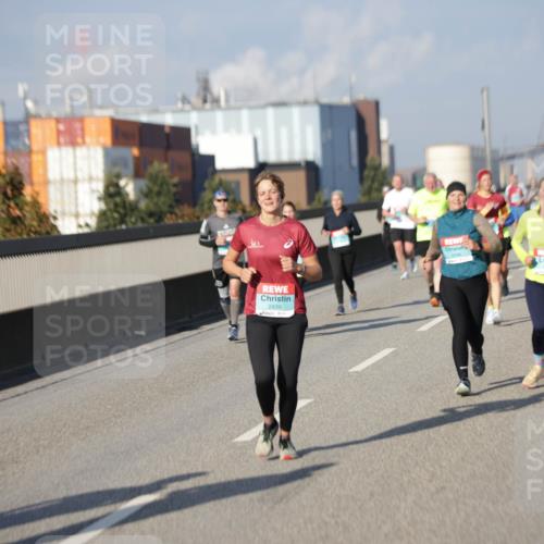 03.10.2025 - Köhlbrandbrückenlauf Jannik Wohlers http://msf.ph/oto/9082879 03.10.2025 10:05:53 Position 3 2439 meine-sportfotos.de