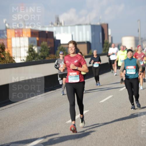 03.10.2025 - Köhlbrandbrückenlauf Jannik Wohlers http://msf.ph/oto/9082891 03.10.2025 10:05:53 Position 3 2439 meine-sportfotos.de