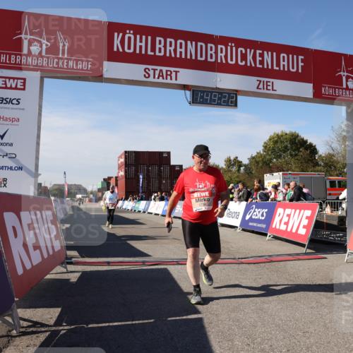 03.10.2025 - Köhlbrandbrückenlauf Lena Gebhardt http://msf.ph/oto/9082894 03.10.2025 13:49:22 Ziel 5736, 6102 meine-sportfotos.de