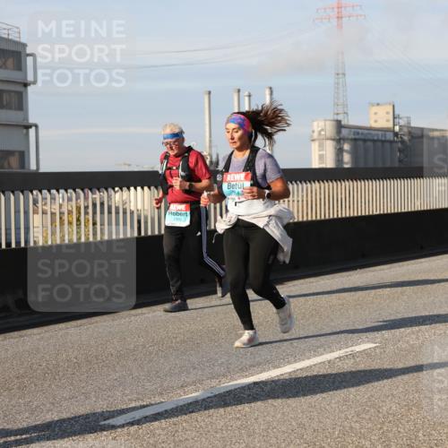03.10.2025 - Köhlbrandbrückenlauf Lena Gebhardt http://msf.ph/oto/9082896 03.10.2025 10:04:43 Position 2 1930, 1592 meine-sportfotos.de