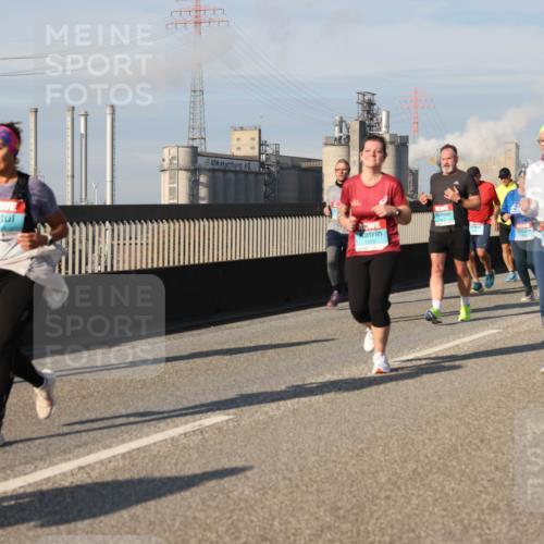 03.10.2025 - Köhlbrandbrückenlauf Lena Gebhardt http://msf.ph/oto/9082904 03.10.2025 10:04:43 Position 2  meine-sportfotos.de