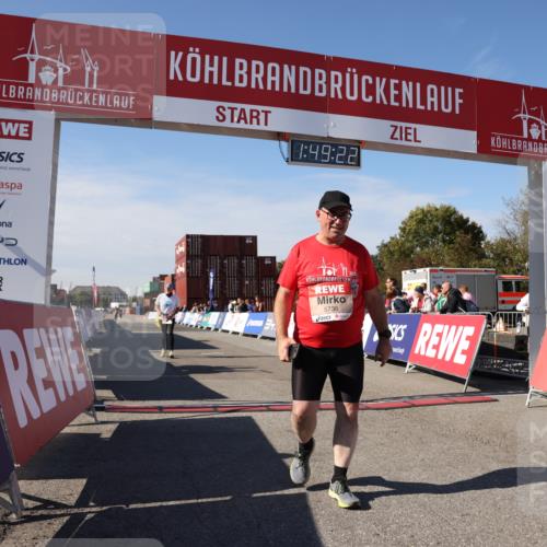 03.10.2025 - Köhlbrandbrückenlauf Lena Gebhardt http://msf.ph/oto/9082910 03.10.2025 13:49:23 Ziel 5736, 6102 meine-sportfotos.de