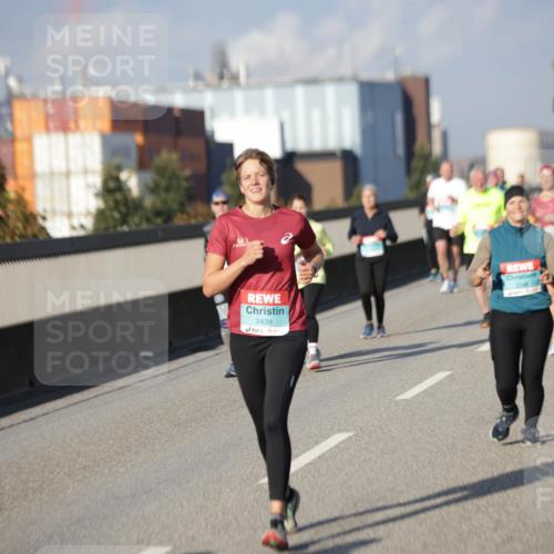 03.10.2025 - Köhlbrandbrückenlauf Jannik Wohlers http://msf.ph/oto/9082925 03.10.2025 10:05:53 Position 3 2439, 2296 meine-sportfotos.de