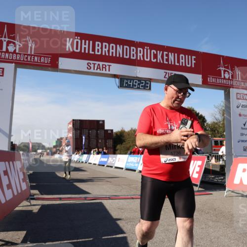 03.10.2025 - Köhlbrandbrückenlauf Lena Gebhardt http://msf.ph/oto/9082931 03.10.2025 13:49:24 Ziel 5736, 6102 meine-sportfotos.de